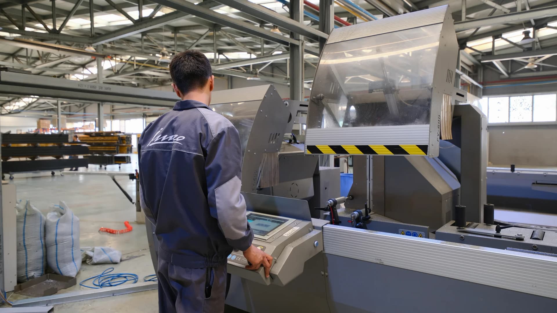 Оконные конструкции из алюминия